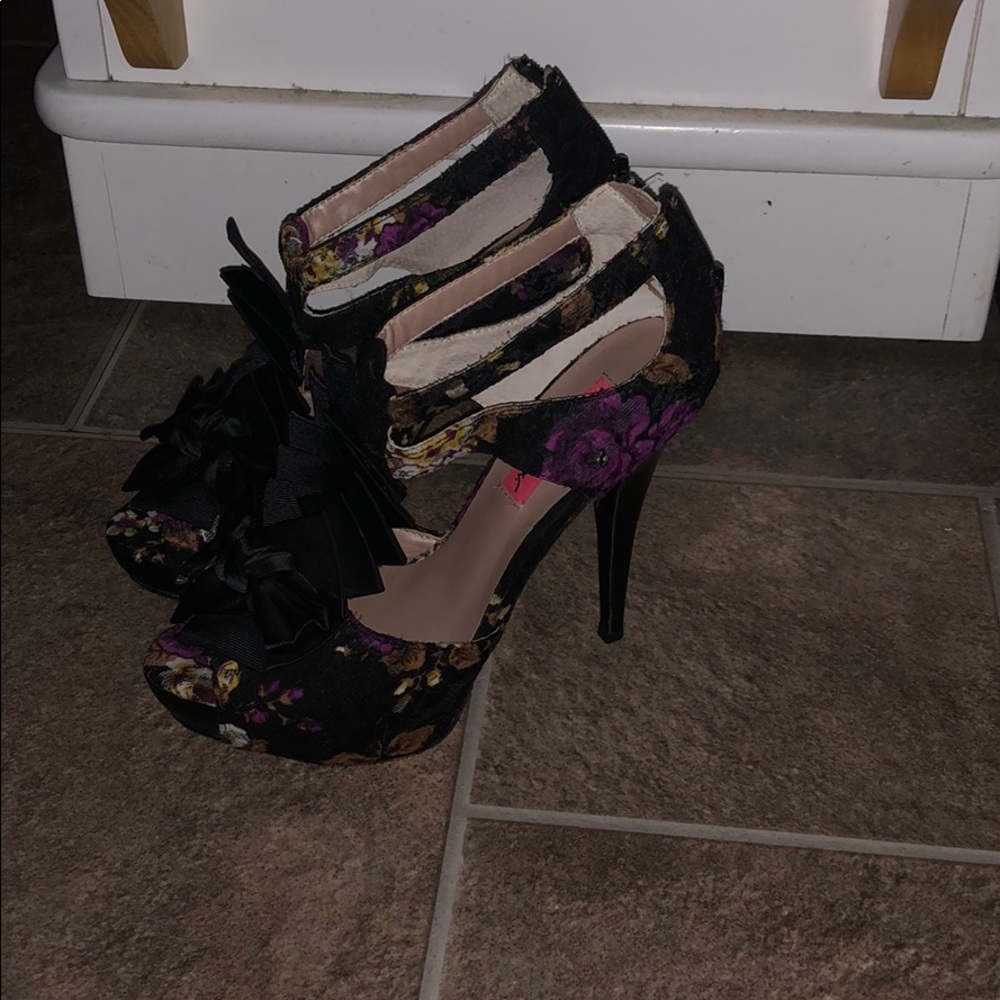 Betsy johnson heels